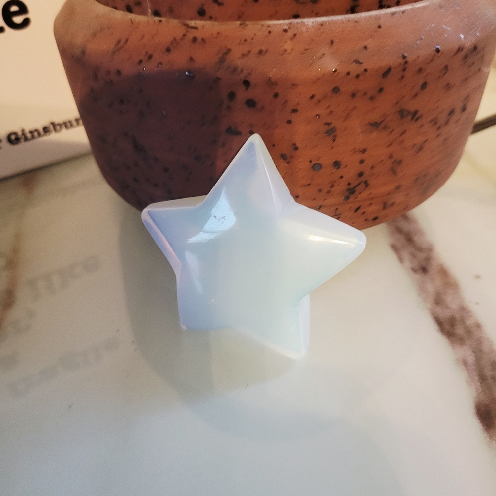 White Star-Shaped Crystal - Picture 3 of 3